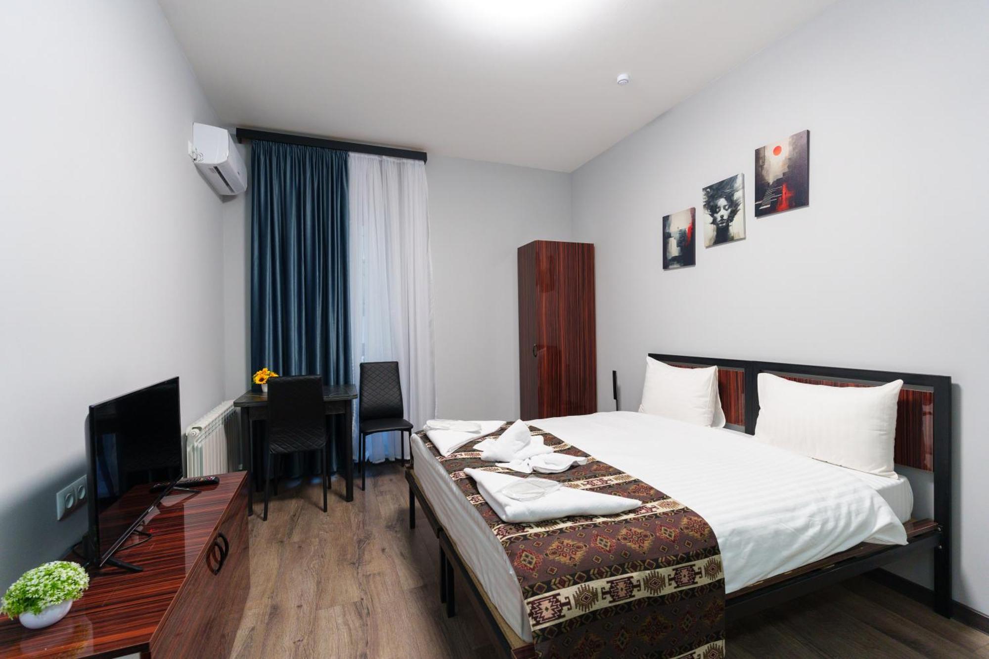 Gh Family Hotel Ереван Экстерьер фото