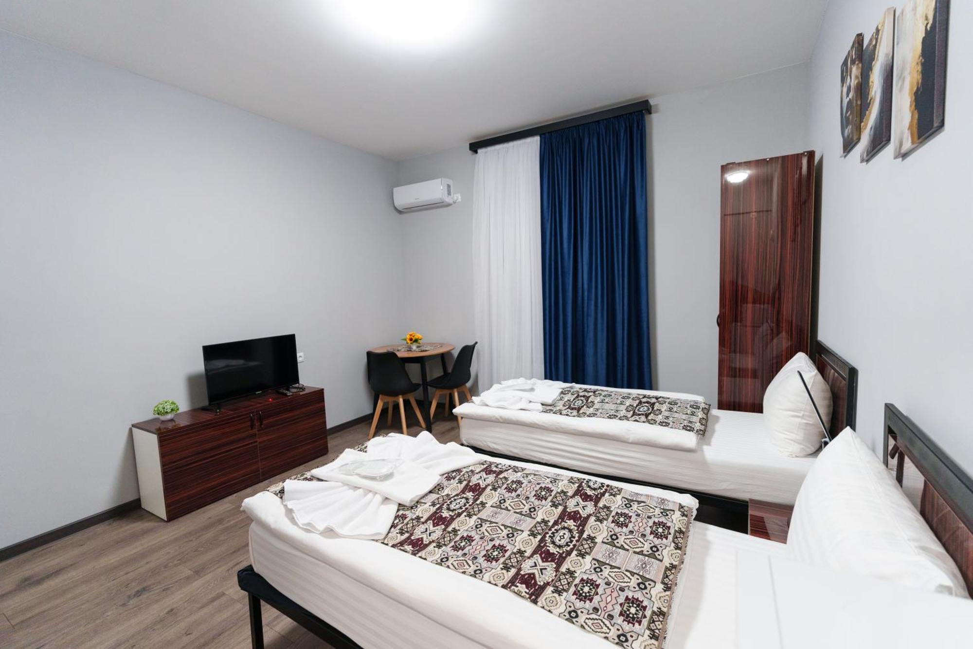 Gh Family Hotel Ереван Экстерьер фото
