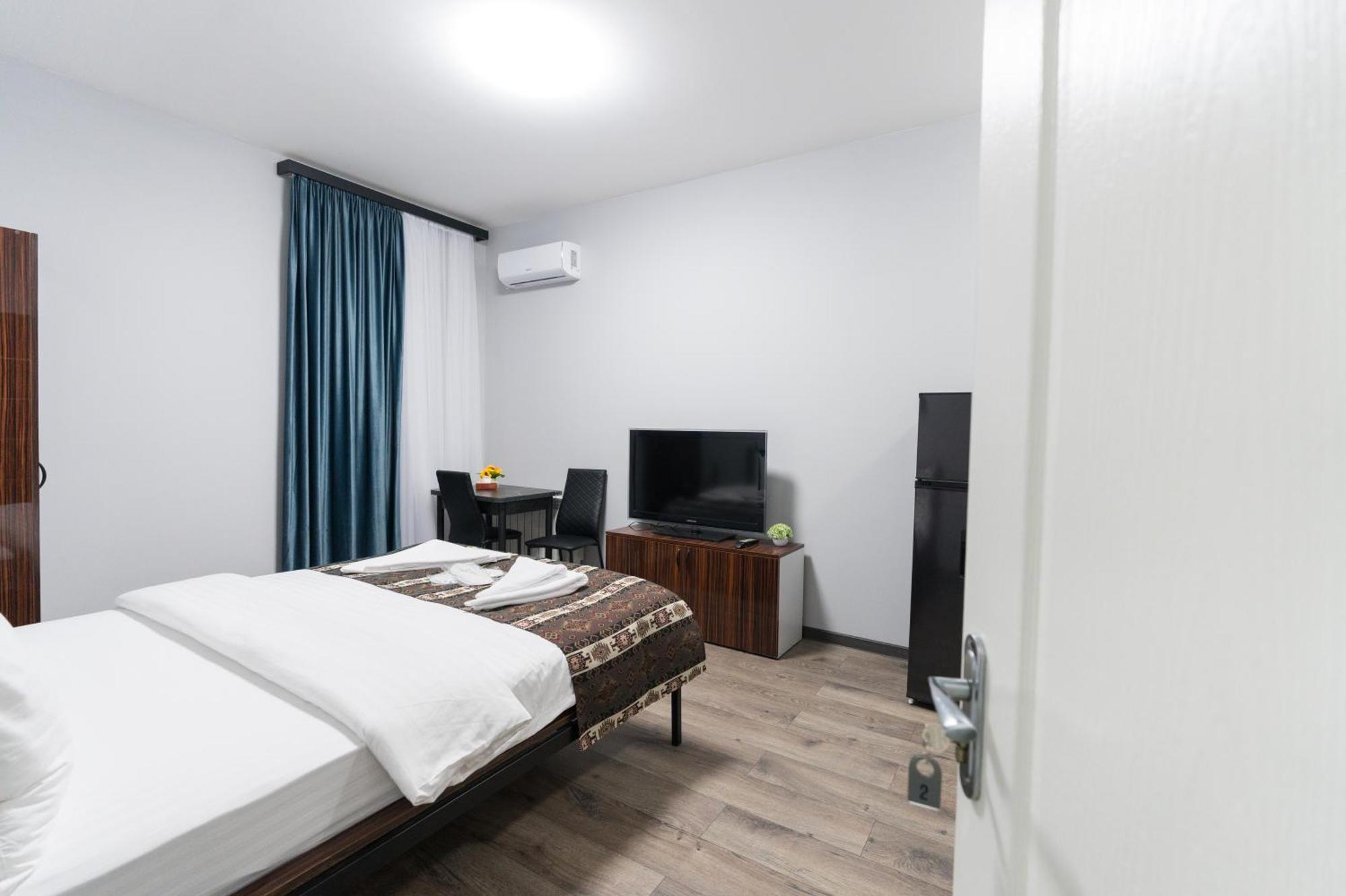 Gh Family Hotel Ереван Экстерьер фото
